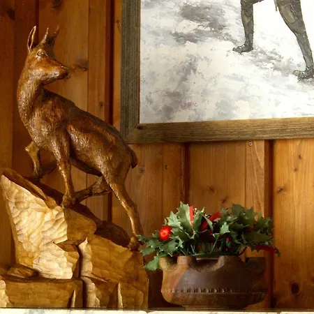 Chalet Hotel La Savoyarde 3*
