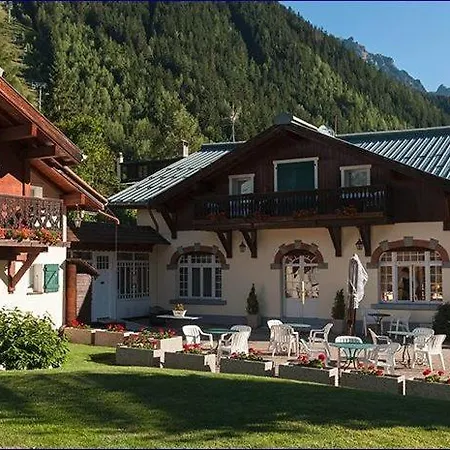 Chalet Hotel La Savoyarde Hotel 3*